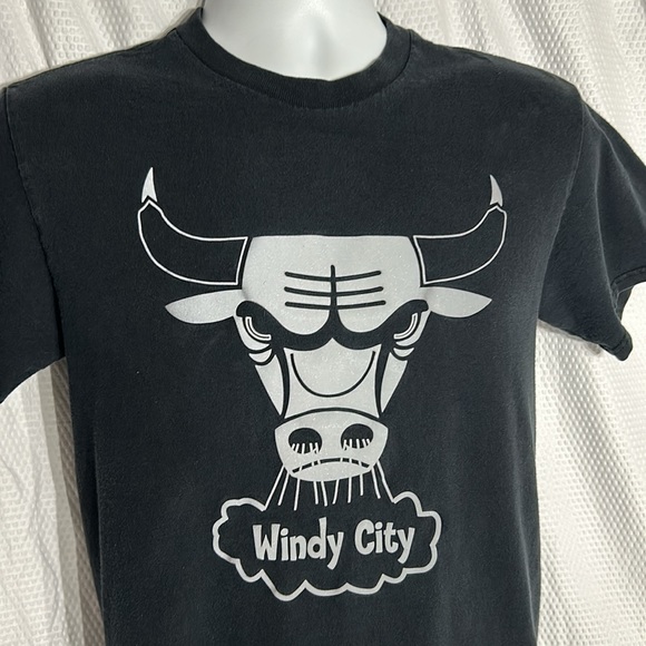 Chicago Bulls NBA Hardwood Classics Tshirt - Picture 2 of 6